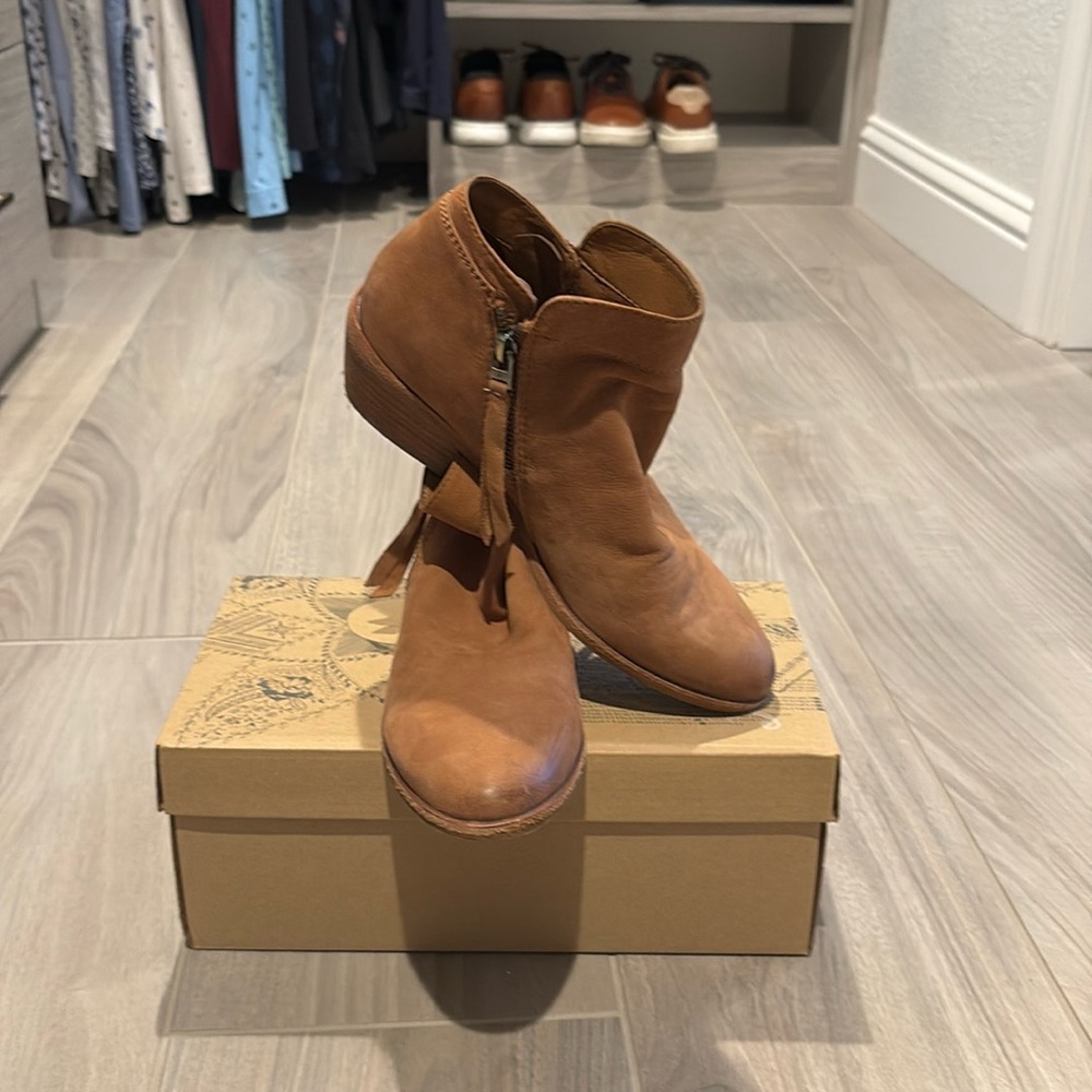 Ankle booties
